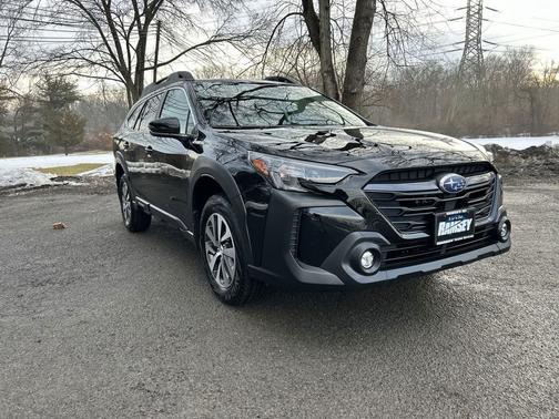 Crystal Black Silica 2025 Subaru Outback Premium