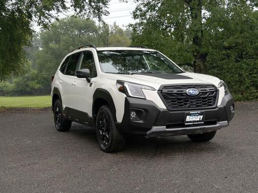 Crystal White Pearl 2024 Subaru Forester Wilderness