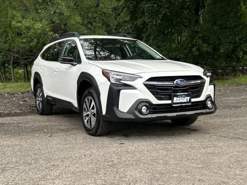 Crystal White Pearl 2025 Subaru Outback Premium
