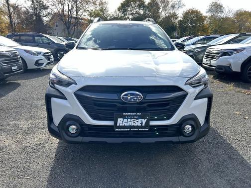 Crystal White Pearl 2025 Subaru Outback Premium