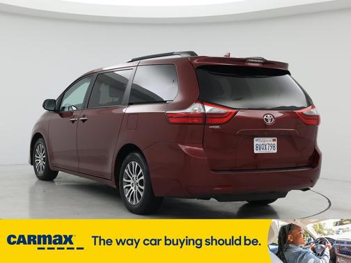 2020 Toyota Sienna XLE