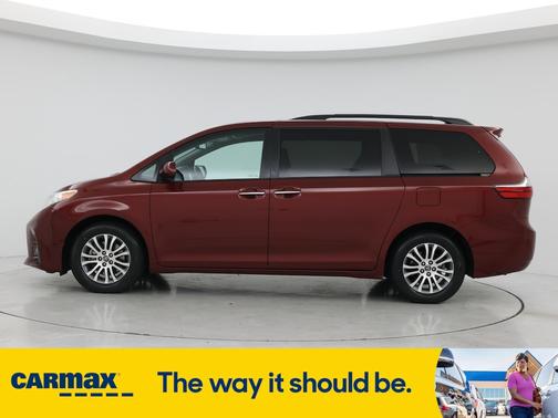 2020 Toyota Sienna XLE