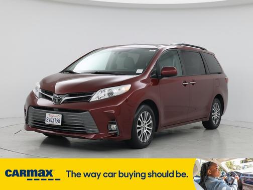 2020 Toyota Sienna XLE