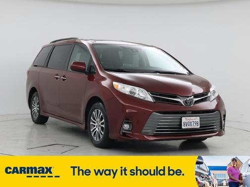 2020 Toyota Sienna XLE