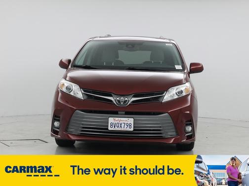 2020 Toyota Sienna XLE