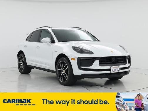 2023 Porsche Macan Base (PDK)