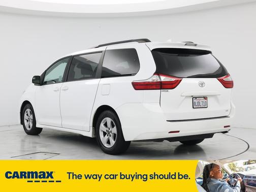 2019 Toyota Sienna LE