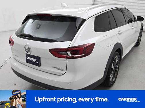 2018 Buick Regal TourX Essence