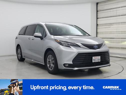 2025 Toyota Sienna XLE