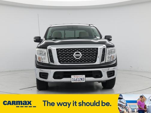 2017 Nissan Titan SV