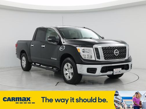 2017 Nissan Titan SV