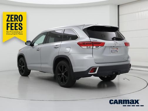 Silver 2018 Toyota Highlander Limited Platinum