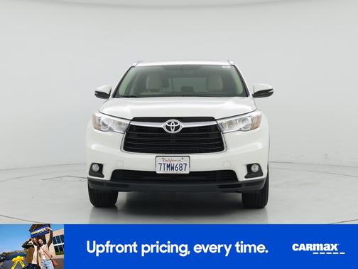 White 2016 Toyota Highlander XLE