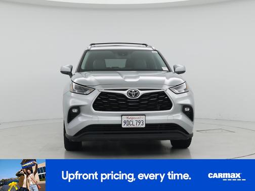 Silver 2022 Toyota Highlander XLE