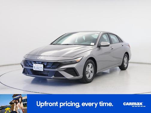 2024 Hyundai ELANTRA SE