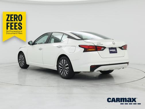 White 2025 Nissan Altima SV