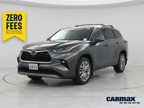 Gray 2023 Toyota Highlander Platinum
