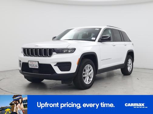 White 2025 Jeep Grand Cherokee Laredo