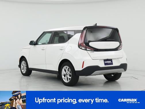 White 2025 Kia Soul LX