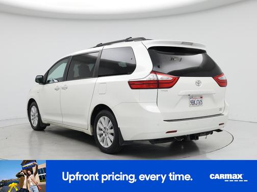 2017 Toyota Sienna XLE