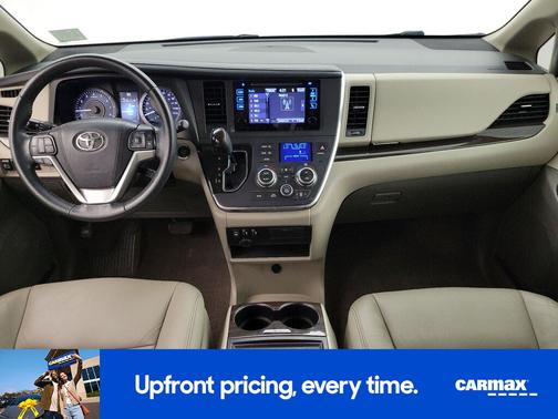 2017 Toyota Sienna XLE