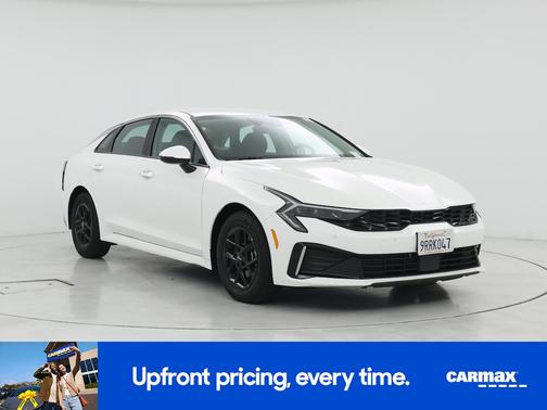 White 2025 Kia K5 LXS