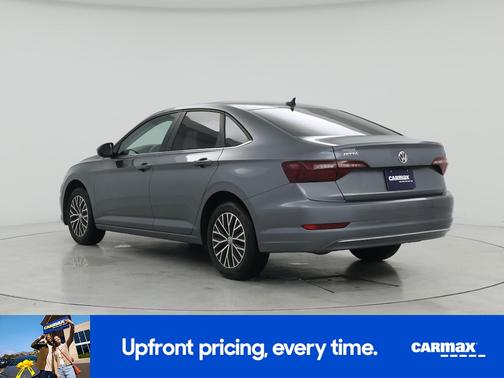 Gray 2021 Volkswagen Jetta SE