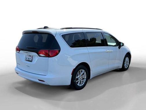Bright White Clearcoat 2021 Chrysler Voyager LXI