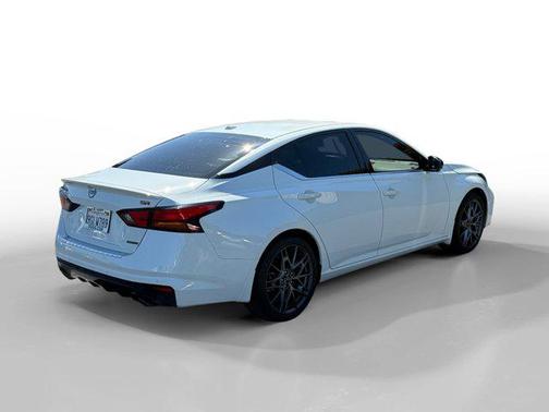 2023 Nissan Altima SR VC-Turbo FWD