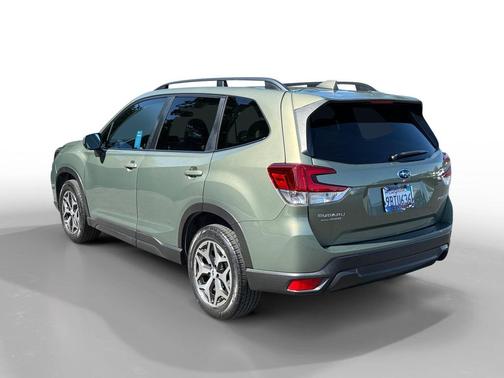 Jasper Green Metallic 2021 Subaru Forester Premium