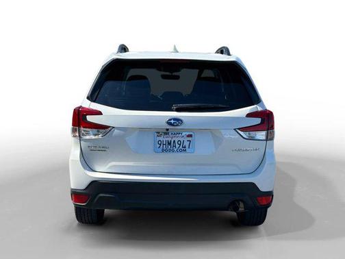 Crystal White Pearl 2023 Subaru Forester Premium