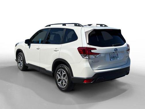 Crystal White Pearl 2023 Subaru Forester Premium