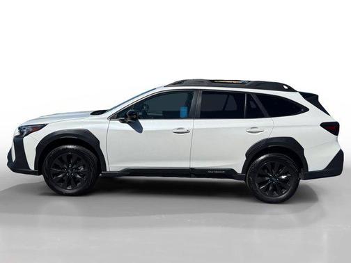 Crystal White Pearl 2023 Subaru Outback Onyx Edition