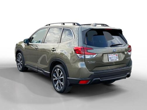 Green Metallic 2023 Subaru Forester Limited