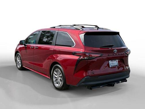 2022 Toyota Sienna XLE
