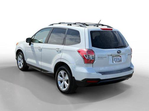 Satin White Pearl 2014 Subaru Forester 2.5i Premium