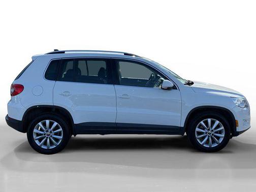 2011 Volkswagen Tiguan SE