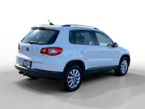 2011 Volkswagen Tiguan SE