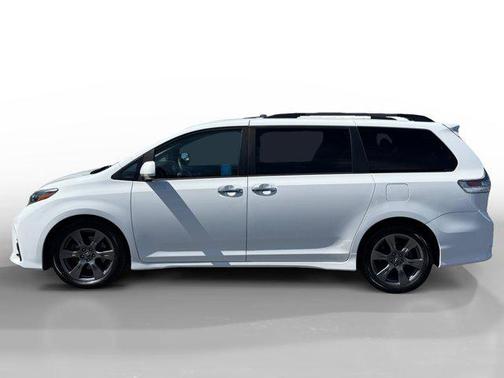 2018 Toyota Sienna SE