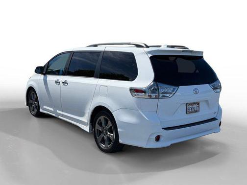 2018 Toyota Sienna SE