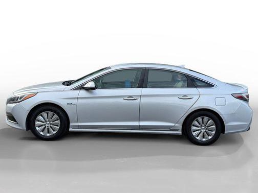 2016 Hyundai SONATA Hybrid SE