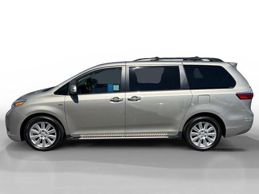 Creme Brulee 2017 Toyota Sienna Limited Premium