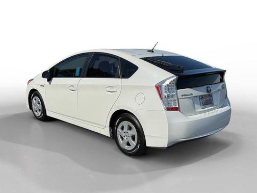 2010 Toyota Prius III