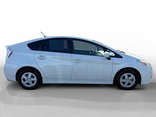 2010 Toyota Prius III
