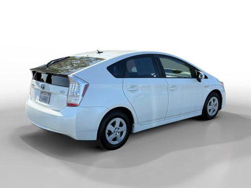 2010 Toyota Prius III