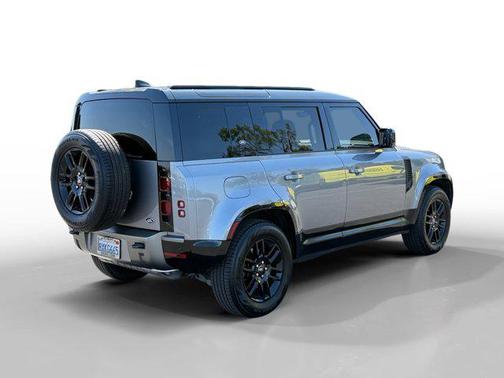2022 Land Rover Defender 110 X-Dynamic SE