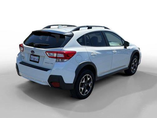 Crystal White Pearl 2019 Subaru Crosstrek 2.0i Premium