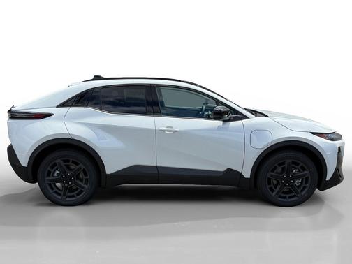 Cosmic White Pearl 2026 Subaru Uncharted GT