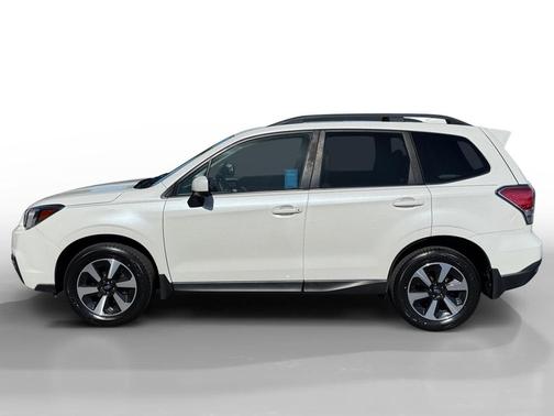Crystal White Pearl 2018 Subaru Forester 2.5i Premium
