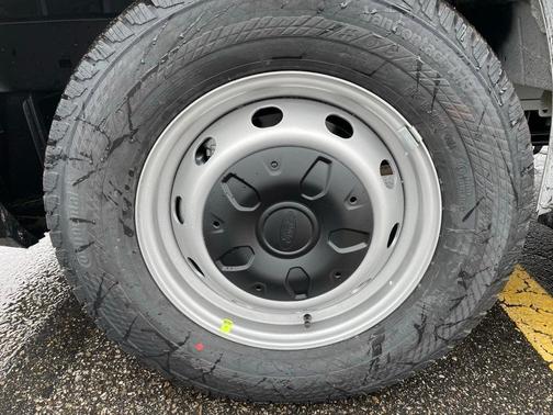 2025 Ford Transit-250 148 WB Medium Roof Cargo